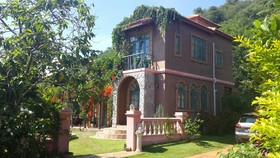 Ozono Italia Poll Villa