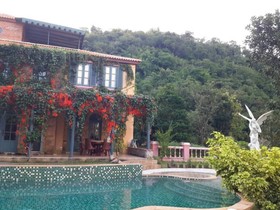 Ozono Italia Poll Villa