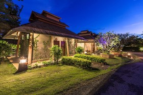 Phukumhom Resort