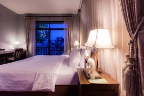 Phukumhom Resort