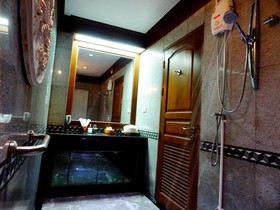 Asias Boutique Club