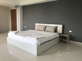 Ploen Ploen Residence