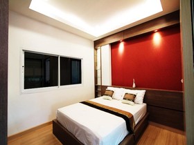 The Contrast i Hotel