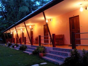 Baanrimnam Banpong
