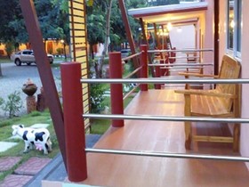 Baanrimnam Banpong