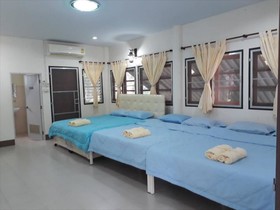 Baan Ruen Rim Nam