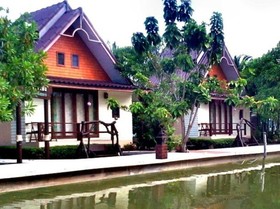Baan Thai Damnoen Canal House Resort