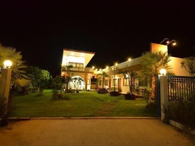 Charming Home Resort