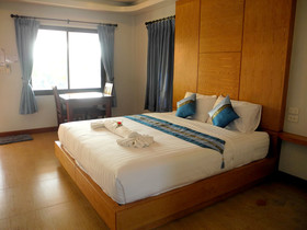 Eitanic Resort