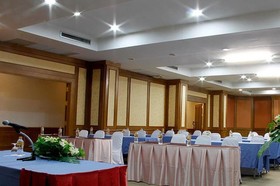 Golden City Hotel