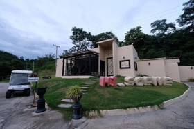 Hi - Scene Resort