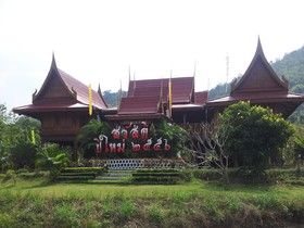 Lom Rak Resort