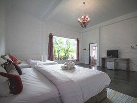 Monoko Porploen Resort