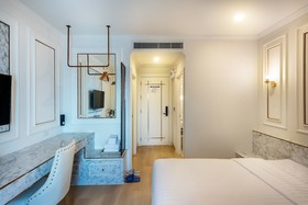 Nine River Hotel