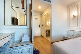 Nine River Hotel