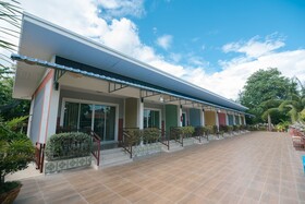 Reuan Chom Dao Resort