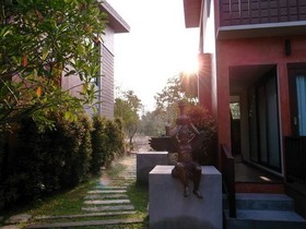 Varee Manust Resort