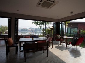 Varee Manust Resort