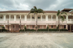 9's Born by OYO Rooms