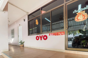 9's Born by OYO Rooms
