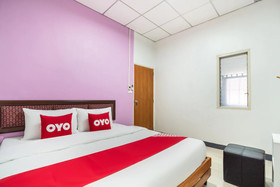 9's Born by OYO Rooms