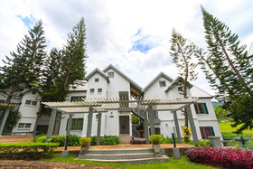 Brookside Valley Resort