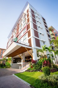 Crystal Jade Hotel