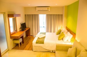 Crystal Jade Hotel