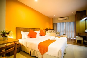 Crystal Jade Hotel