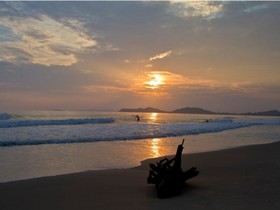 Grand Beach Condominium (B26)