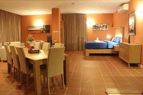 GrandBlue Resort & Beachclub