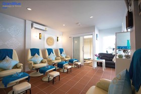 GrandBlue Resort & Beachclub
