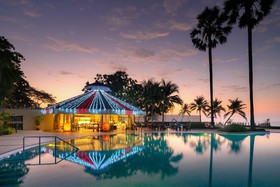 Novotel Rayong Rim Pae Resort Hotel