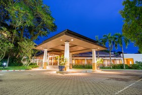 Novotel Rayong Rim Pae Resort Hotel