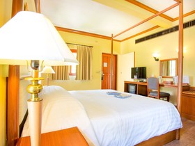 Novotel Rayong Rim Pae Resort Hotel