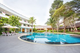 Novotel Rayong Rim Pae Resort Hotel