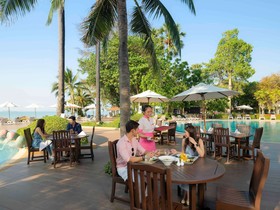 Novotel Rayong Rim Pae Resort Hotel