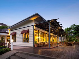 Novotel Rayong Rim Pae Resort Hotel