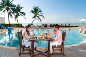 Novotel Rayong Rim Pae Resort Hotel