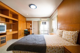 Preechana Golden Place Service Apartment by OYO