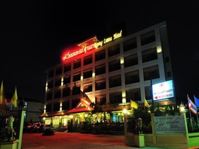 Rayong Lanna Hotel