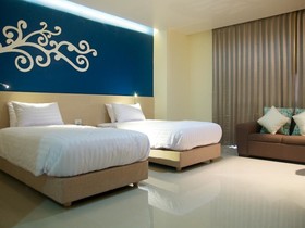 Jolly Suites and Spa Petchkasem
