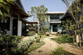 Amphawa Caza Platuu