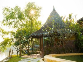 Amphawa Club Resort