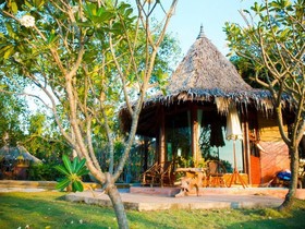 Amphawa Club Resort