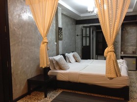 At Casa Guesthouse Amphawa