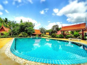 Jaroenrat Resort