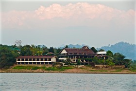 Pornpailin Riverside Resort