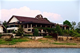 Pornpailin Riverside Resort
