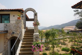 Mela Garden Retreat Cottage